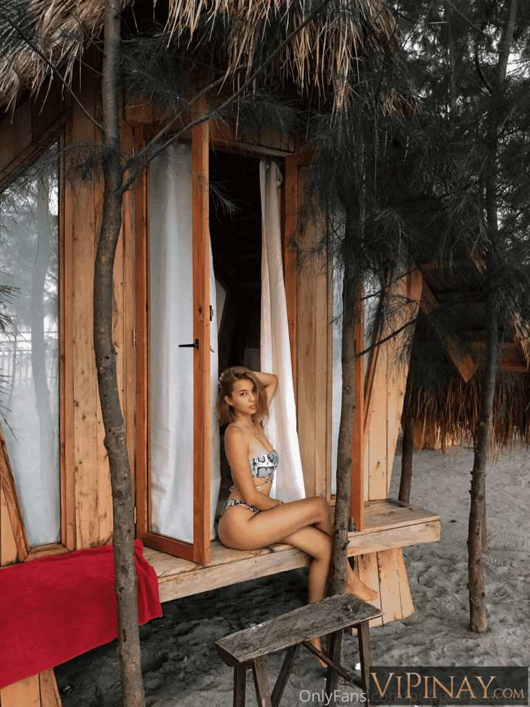 4 Alexis Corbi @Foryoubabes1