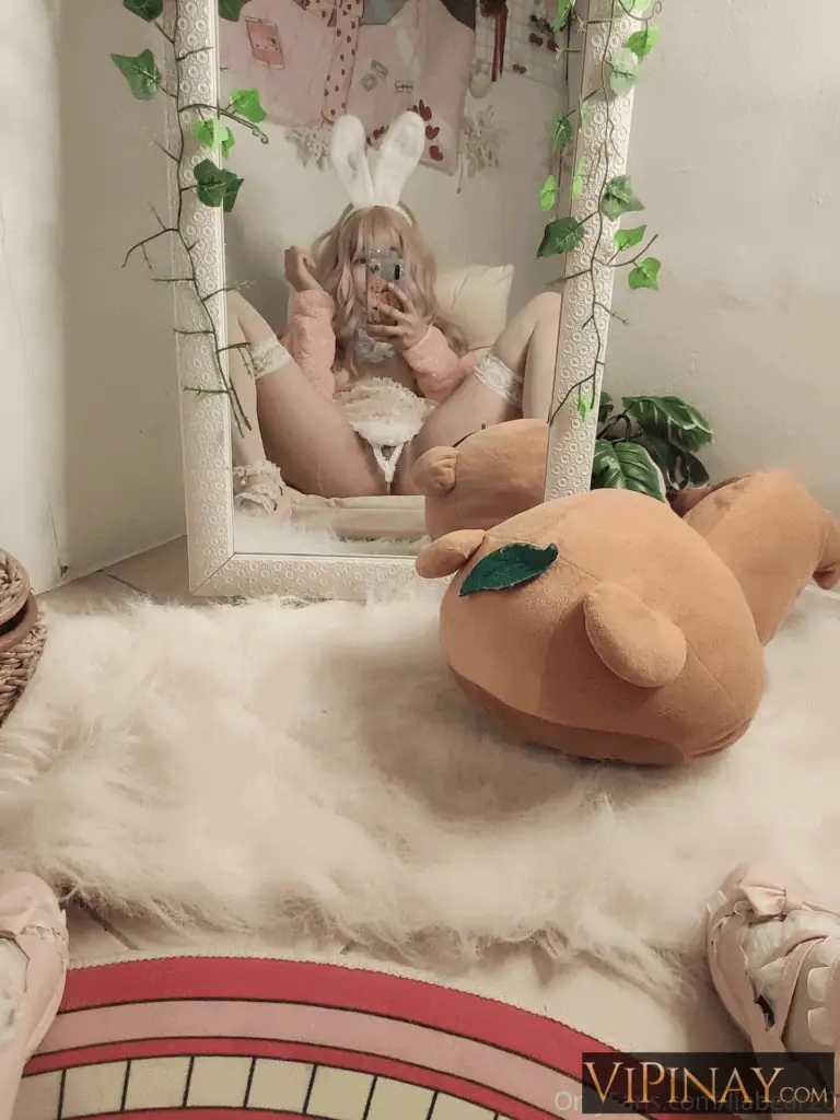 Emilia Ito 29