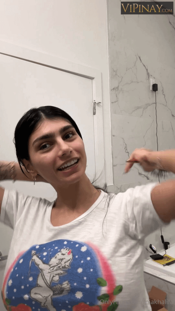Mia Khalifa Nude Dressing After Shower OnlyFans Video 11