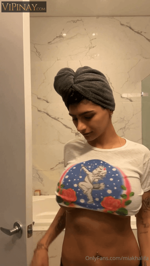 Mia Khalifa Nude Dressing After Shower OnlyFans Video 17