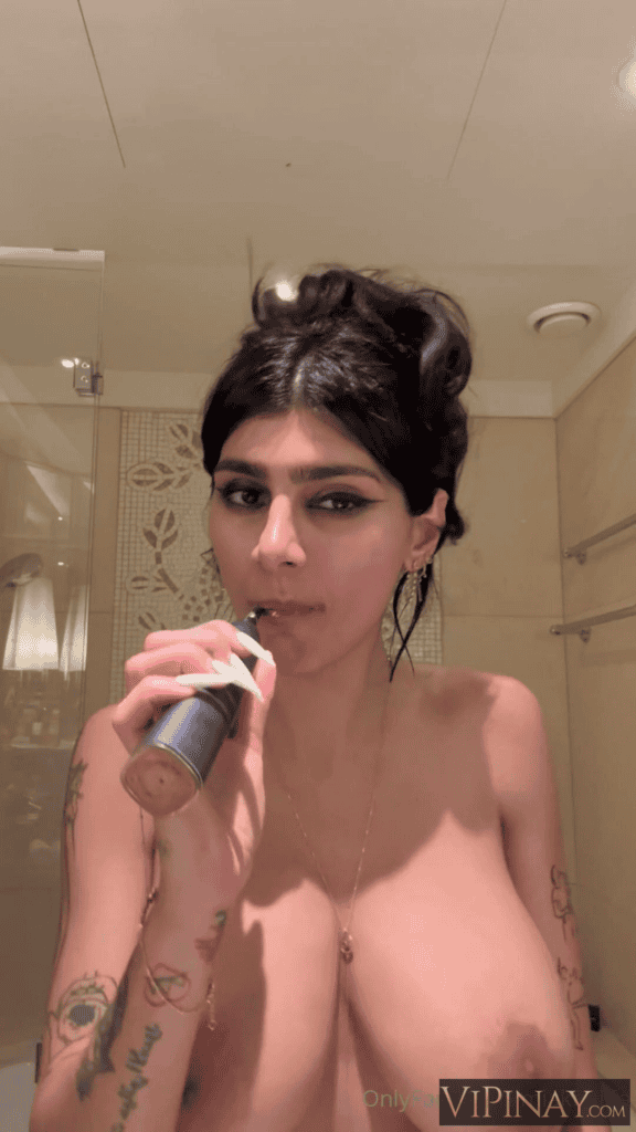 Mia Khalifa Topless Teeth Brushing OnlyFans Video Leaked 9