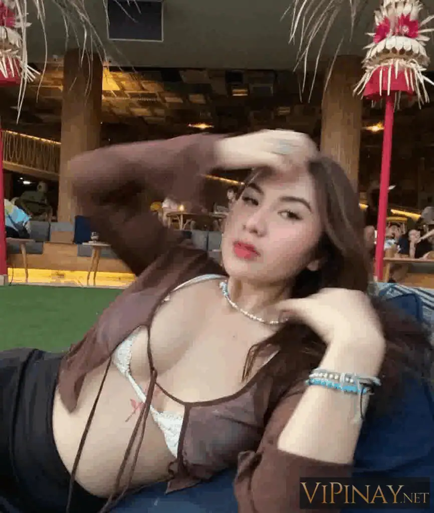 Paula B 15